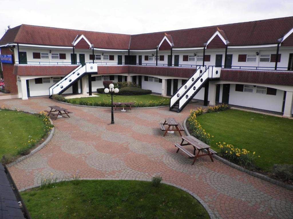 The Town & Country Lodge Dundry Екстериор снимка