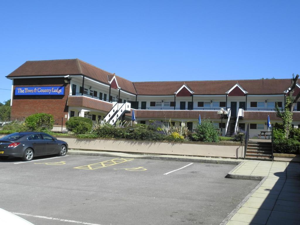 The Town & Country Lodge Dundry Екстериор снимка