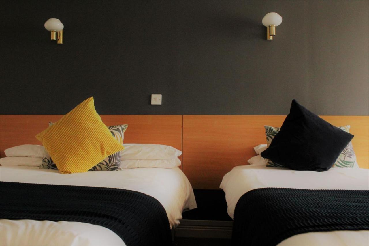 The Town & Country Lodge Dundry Екстериор снимка