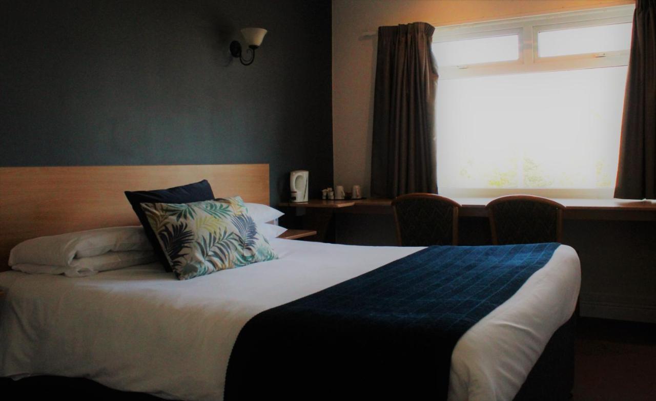 The Town & Country Lodge Dundry Екстериор снимка