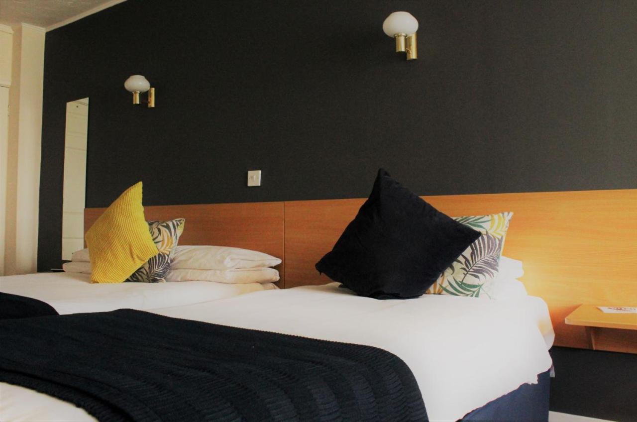 The Town & Country Lodge Dundry Екстериор снимка