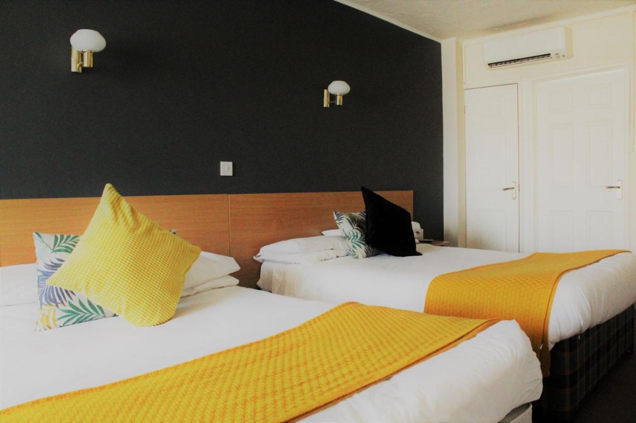 The Town & Country Lodge Dundry Екстериор снимка