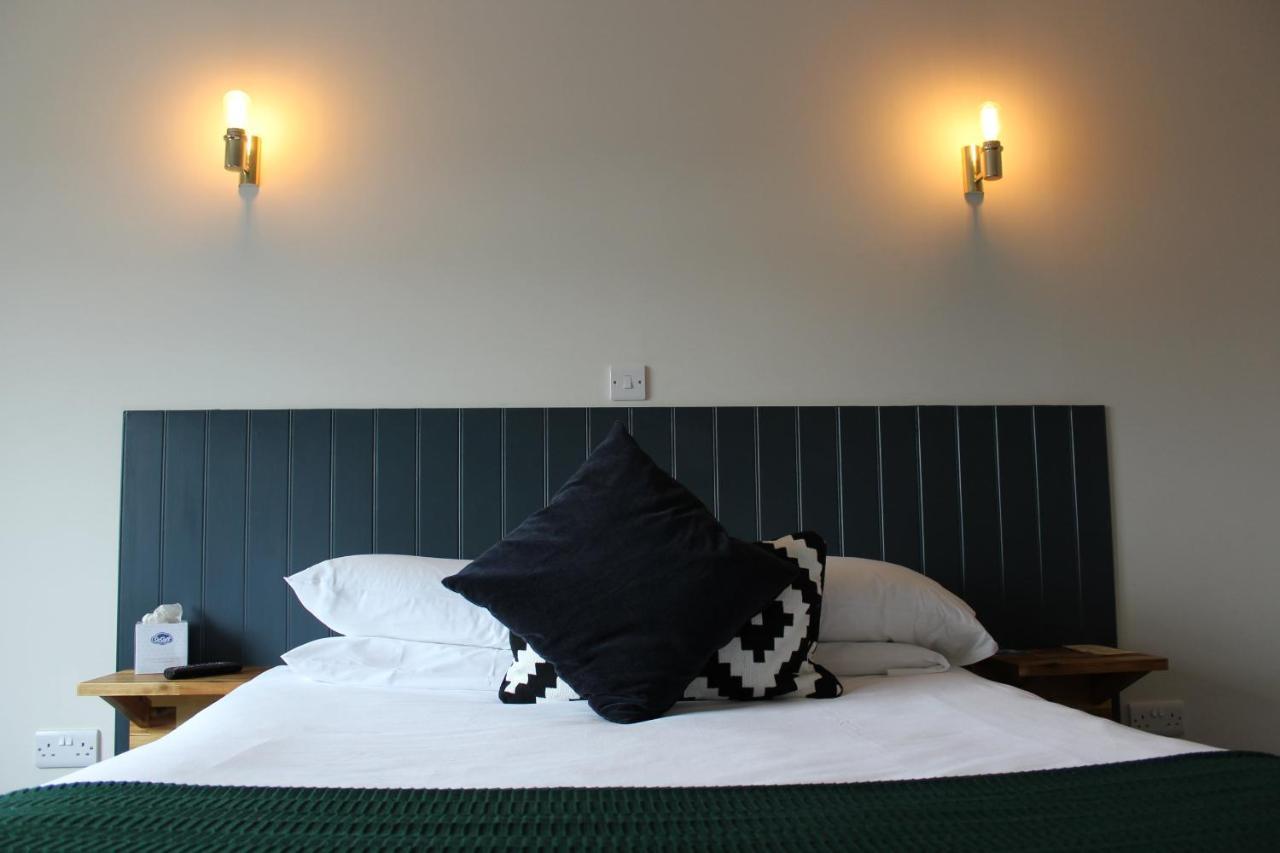 The Town & Country Lodge Dundry Екстериор снимка