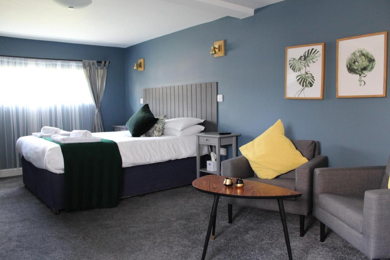 The Town & Country Lodge Dundry Екстериор снимка