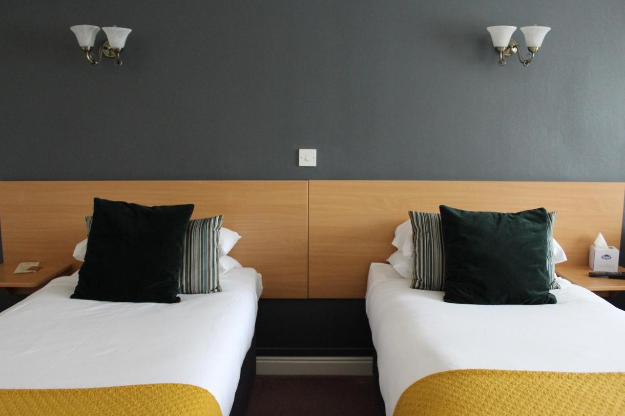 The Town & Country Lodge Dundry Екстериор снимка