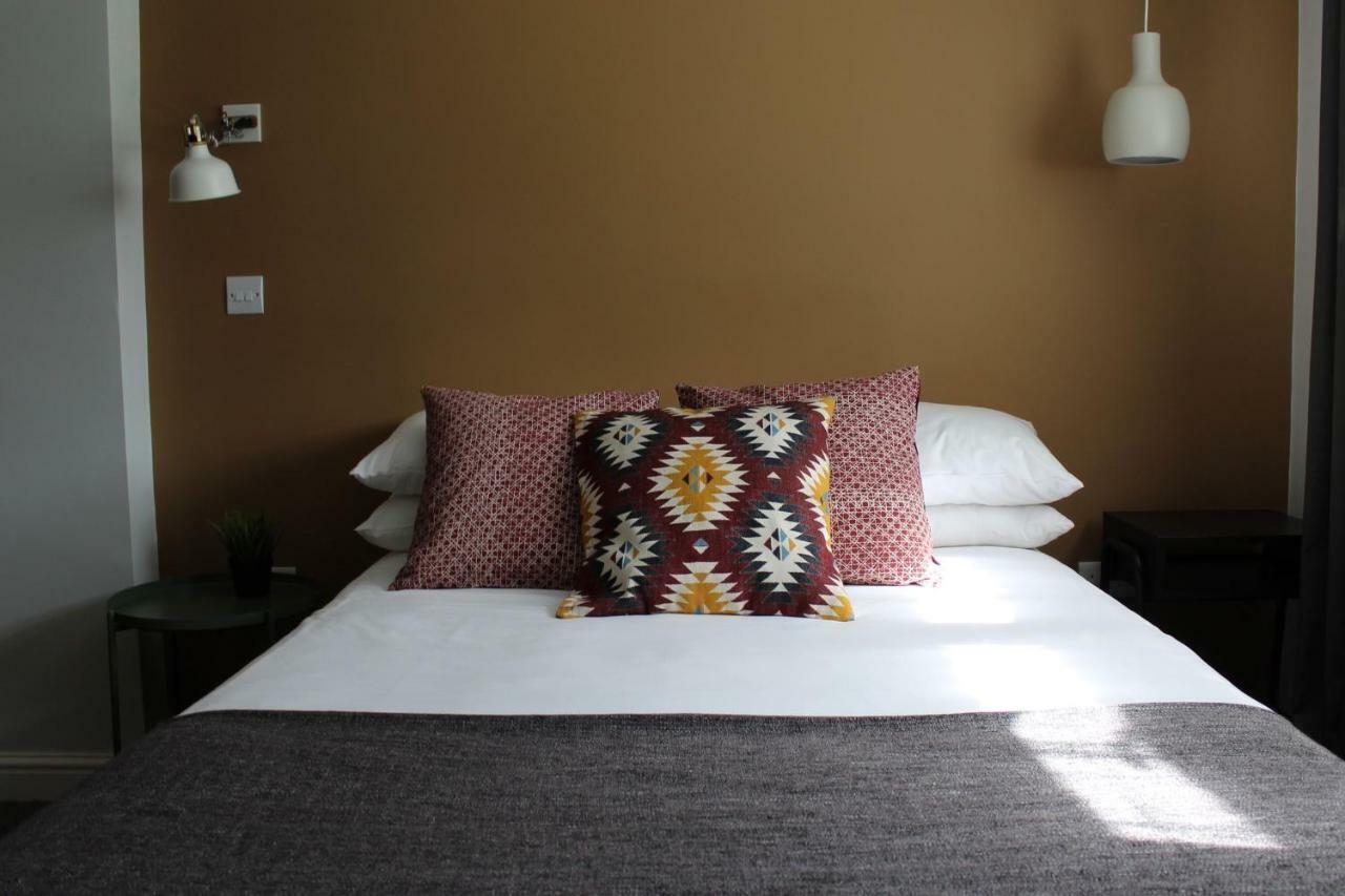 The Town & Country Lodge Dundry Екстериор снимка